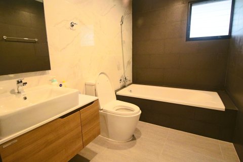 Apartamento de 3 dormitorios en Bangkok, Tailandia № 181204 - foto 13
