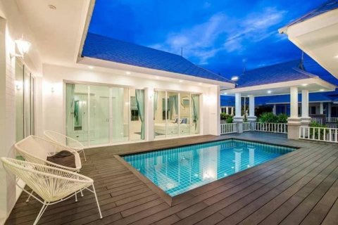 Chalet de 3 dormitorios en Hua Hin, Tailandia № 135262 - foto 3