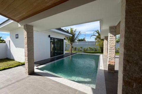 Chalet de 3 dormitorios en Hua Hin, Tailandia № 222497 - foto 18