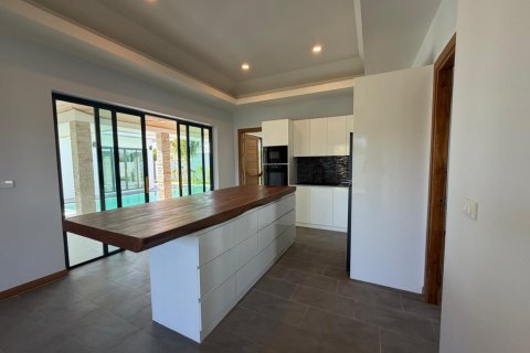 Chalet de 3 dormitorios en Hua Hin, Tailandia № 222497 - foto 23