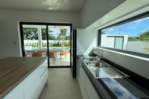 Chalet de 3 dormitorios en Hua Hin, Tailandia № 222497 - foto 10