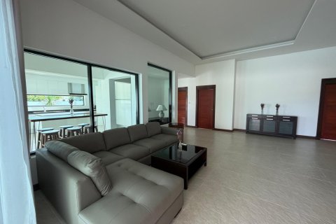 Chalet de 3 dormitorios en Hua Hin, Tailandia № 222497 - foto 4