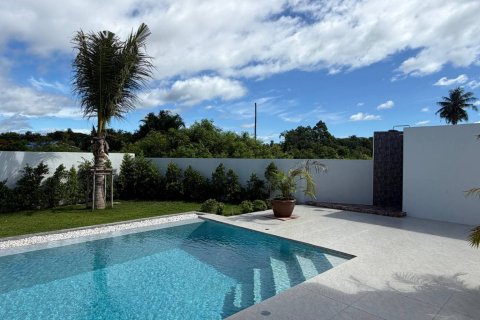 Chalet de 3 dormitorios en Hua Hin, Tailandia № 222497 - foto 2