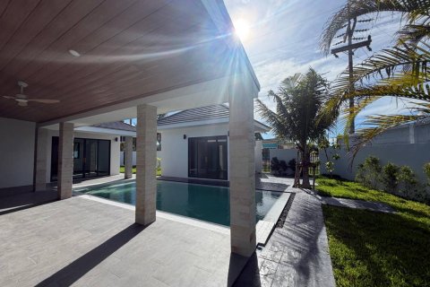 Chalet de 3 dormitorios en Hua Hin, Tailandia № 222497 - foto 17