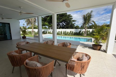 Chalet de 3 dormitorios en Hua Hin, Tailandia № 222497 - foto 3