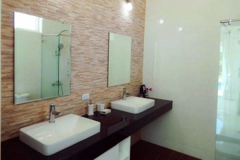 Chalet de 3 dormitorios en Sam Roi Yot, Tailandia № 168468 - foto 7