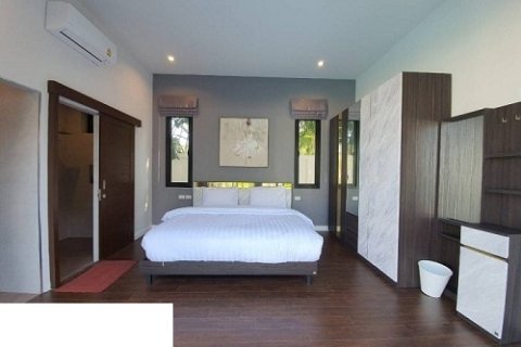 Chalet de 4 dormitorios en Hua Hin, Tailandia № 168465 - foto 15