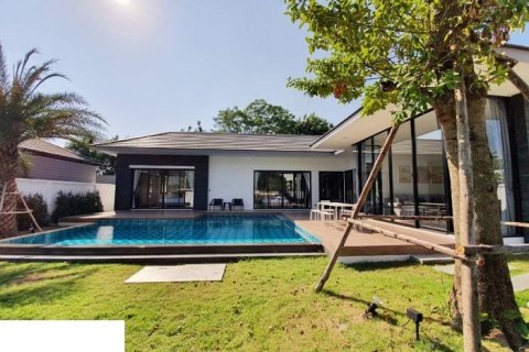Chalet de 4 dormitorios en Hua Hin, Tailandia № 168465 - foto 23