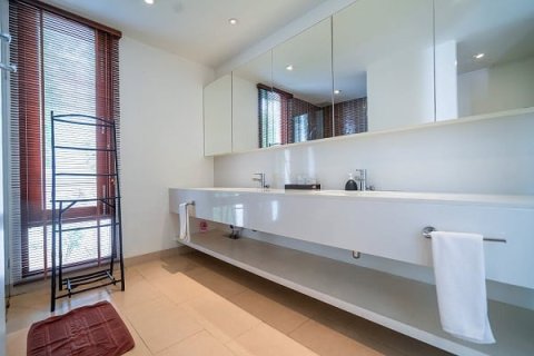 Chalet de 3 dormitorios en Pran Buri, Tailandia № 168469 - foto 14