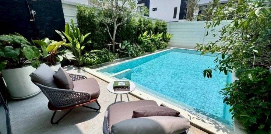 Chalet de 5 dormitorios en Pattaya, Tailandia № 134511