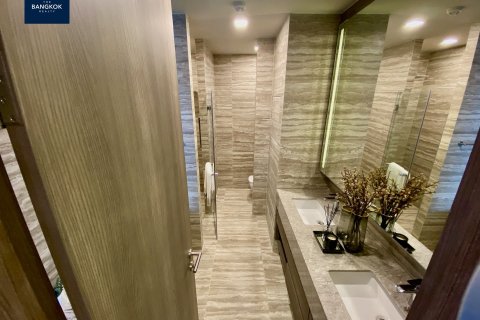 Condominio de 3 dormitorios en Khlong Toei, Bangkok, Tailandia № 133726 - foto 15