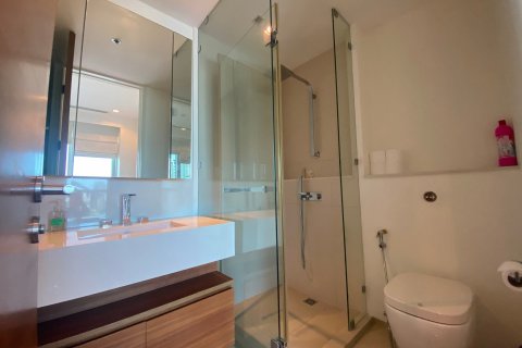 Condominio de 2 dormitorios en Khlong San, Bangkok, Tailandia № 133729 - foto 16