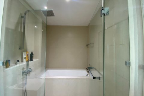 Condominio de 2 dormitorios en Khlong San, Bangkok, Tailandia № 133729 - foto 14
