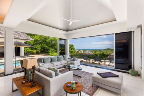 Chalet de 5 dormitorios en Layan Beach, Tailandia № 133725 - foto 22