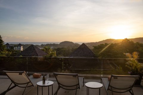 Chalet de 5 dormitorios en Layan Beach, Tailandia № 133725 - foto 17