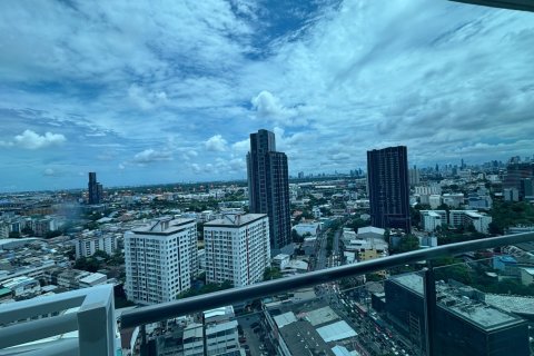 Estudio en el condominio en Watthana, Bangkok, Tailandia № 169260 - foto 2