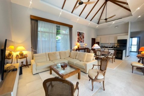 Villa in Phuket, Thailand 4 Schlafzimmer № 147604
