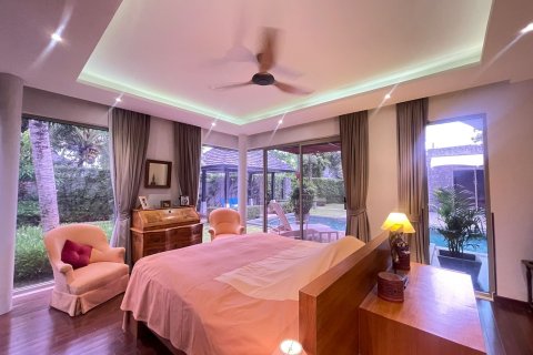 Chalet de 4 dormitorios en Phuket, Tailandia № 147604 - foto 18