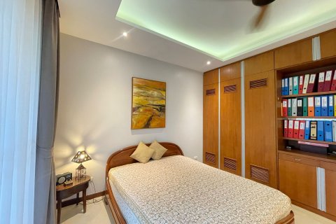 Chalet de 4 dormitorios en Phuket, Tailandia № 147604 - foto 29
