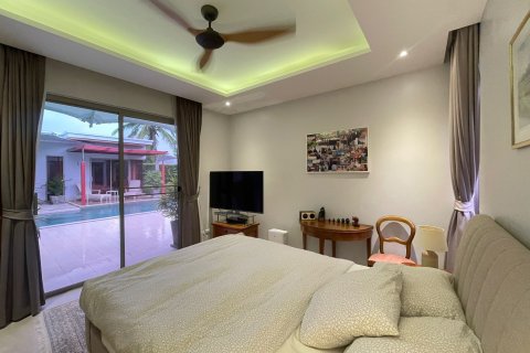 Chalet de 4 dormitorios en Phuket, Tailandia № 147604 - foto 24