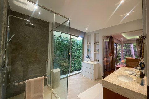 Chalet de 4 dormitorios en Phuket, Tailandia № 147604 - foto 21