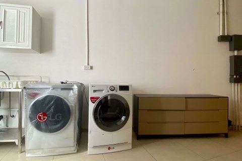 Condominio de 3 dormitorios en Khlong San, Bangkok, Tailandia № 48022 - foto 10