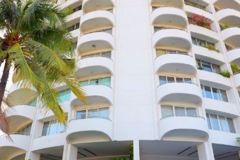 Condominio de 3 dormitorios en Khlong San, Bangkok, Tailandia № 48022 - foto 11