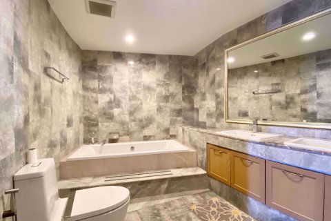 Condominio de 3 dormitorios en Khlong San, Bangkok, Tailandia № 48022 - foto 6