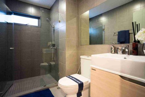 Estudio en el condominio en Bangkok, Tailandia № 208629 - foto 16