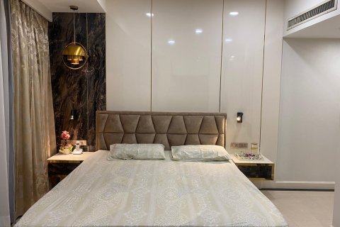 Condominio de 3 dormitorios en Khlong San, Bangkok, Tailandia № 138523 - foto 6