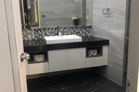 Condominio de 3 dormitorios en Khlong San, Bangkok, Tailandia № 138523 - foto 4