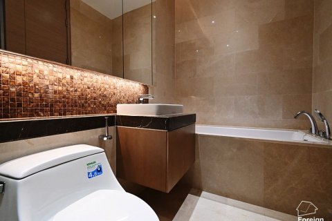 Eigentumswohnung in Pathum Wan, Bangkok, Thailand, 2 Schlafzimmer  № 133935 - Foto 13
