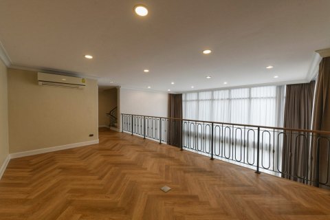 Chalet de 3 dormitorios en Watthana, Bangkok, Tailandia № 133934 - foto 16