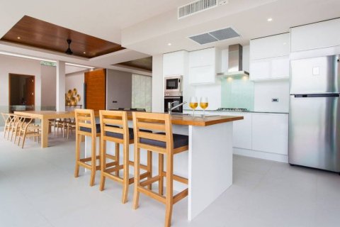 Dúplex de 3 dormitorios en Surat Thani, Tailandia № 152559 - foto 3
