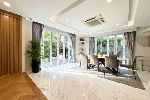 Casa de 5 dormitorios en Bangkok, Tailandia № 152564 - foto 5
