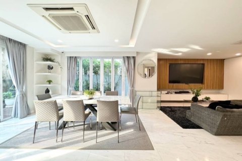 Casa de 5 dormitorios en Bangkok, Tailandia № 152564 - foto 10