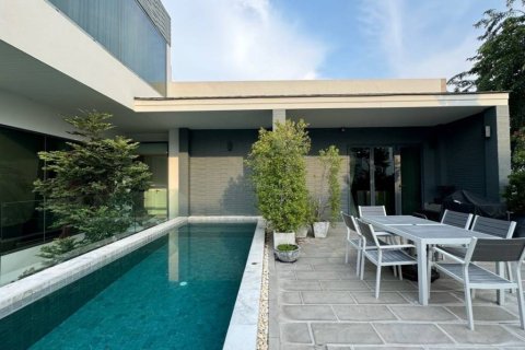 Casa de 5 dormitorios en Bangkok, Tailandia № 152564 - foto 3
