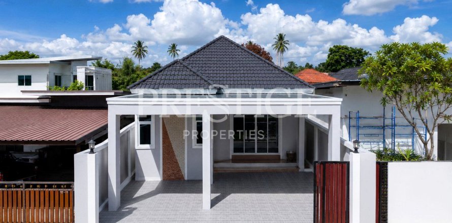 Casa de 3 dormitorios en Pattaya, Tailandia № 208968