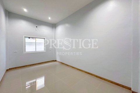 Casa de 3 dormitorios en Pattaya, Tailandia № 208968 - foto 12