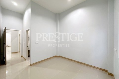 Casa de 3 dormitorios en Pattaya, Tailandia № 208968 - foto 16