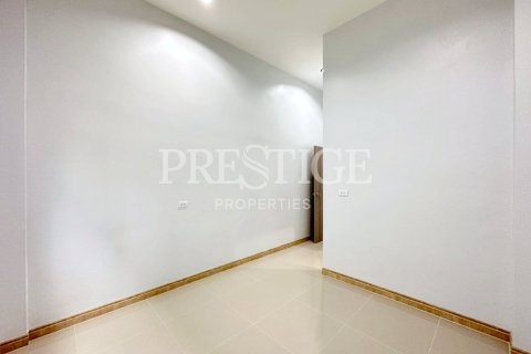 Casa de 3 dormitorios en Pattaya, Tailandia № 208968 - foto 17