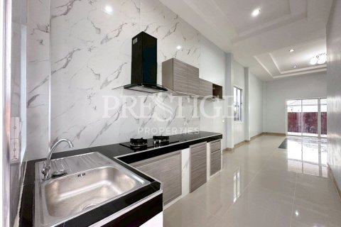 Casa de 3 dormitorios en Pattaya, Tailandia № 208968 - foto 7