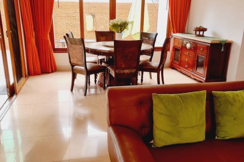 Casa de 4 dormitorios en Jomtien Beach, Pattaya, Tailandia № 54697