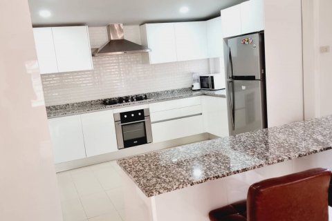 House on Jomtien Beach, Pattaya, Thailand 4 bedrooms № 54697 - photo 4