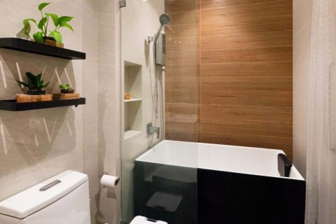 Condominio de 2 dormitorios en Chatuchak, Bangkok, Tailandia № 137185 - foto 6
