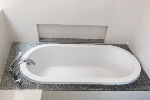 Condominio de 3 dormitorios en Bangkok, Tailandia № 66690 - foto 14