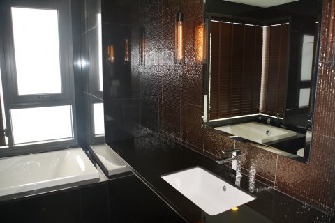Condominio de 2 dormitorios en Bangkok, Tailandia № 66686 - foto 16