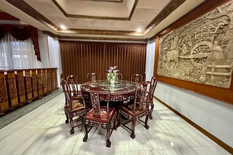 Casa de 6 dormitorios en Pattaya, Tailandia № 70221 - foto 16