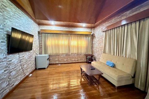 Casa de 6 dormitorios en Pattaya, Tailandia № 70221 - foto 24