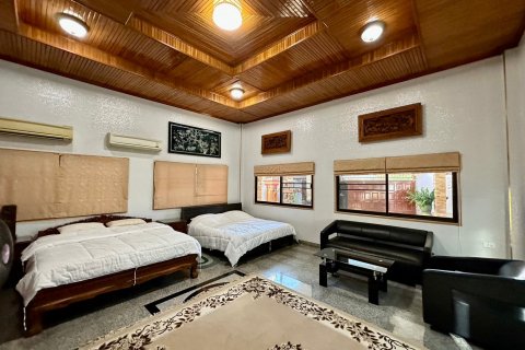 Casa de 6 dormitorios en Pattaya, Tailandia № 70221 - foto 9